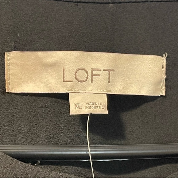 LOFT Black Pleated Long Sleeve Blouse Ruffle Cuffs Women’s XL NWT - Picture 5 of 15